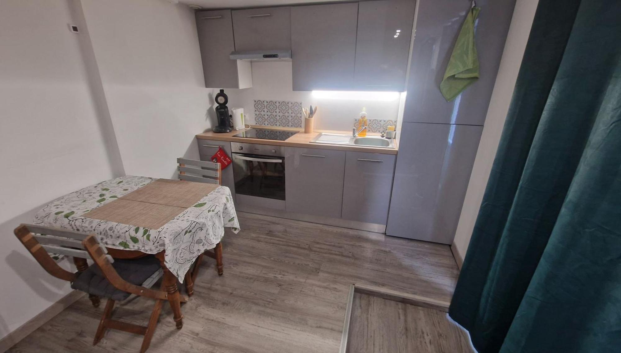 Cerf, Quartier Marais, Terrasse Rez De Chausse, Jardin Accessible, Matelas Confortable *